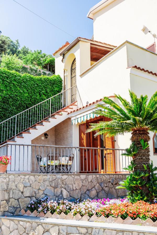 Appartamento Anna In Villa Laura Скала Экстерьер фото